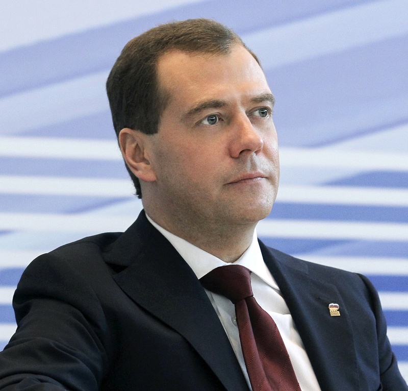Medvedev ehdottaa yrittämisen helpottamista Venäjällä - haluaa laittaa sääntelyn "giljotiiniin"